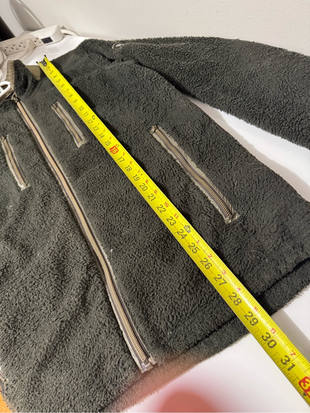 Kuhl Men's Olive Sherpa Performance Jacket with Tan Trim - Picture 7 of 10